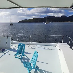 L'aquahome Sur L'eau Bateau-hôtel